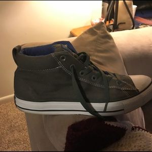 Men’s converse tennis shoes size 9.0